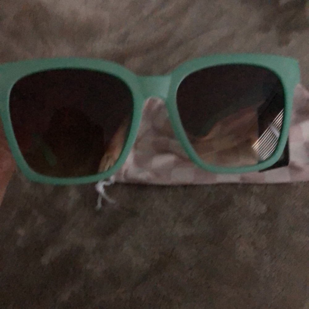 NWT Blue Gem sunglasses and bag